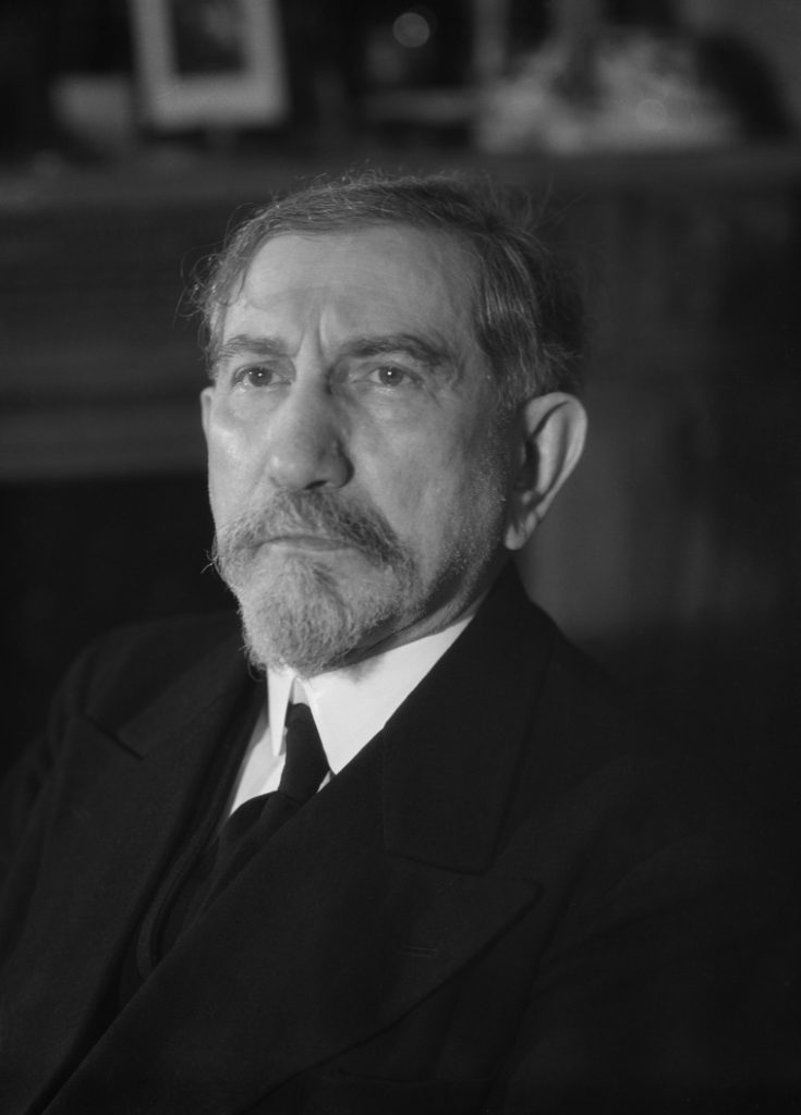 (Charles Maurras [1868-1952], France, 1937. Source de l’image : Wikimedia Commons.)
